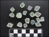 Fluoriet kristal lichte kleur klein 4x